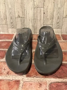 OoFos Oolala Women 10 Gray Slip-on Thong Sandals Straps Recovery Shoes - Picture 1 of 5