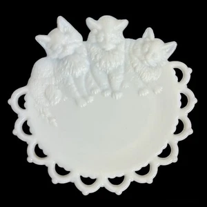 Vintage Kitten Cat Plate Milk Glass 7.25” Westmoreland Scalloped Lace Edge Wall - Picture 1 of 4