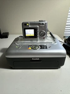 Kodak EasyShare CD43 Digital Camera Silver + Printer Dock Series 3 Read - Picture 1 of 9