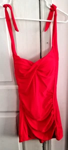 TYR Sport Women's Solid Diamondback-1 PIECE SWIM SUIT-SZ 30 - Picture 1 of 2