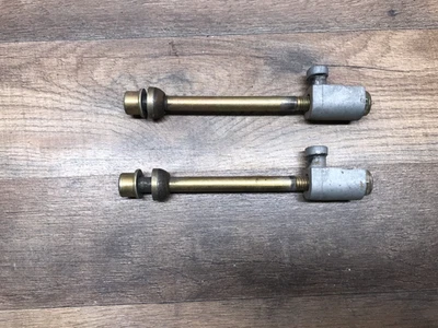 John Deere X300 X304 X320 X324 X340 X360 Ajustador de cubierta Eslabones de elevación Foto 1 de 3