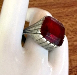 Vintage Yemeni Handmade Ring Red Glass Stone Size 9 Ethnic Tribal Jewelry - Picture 1 of 12