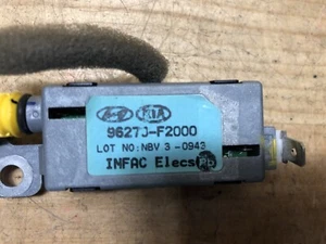 2017-2020 Hyundai Elantra Right Antenna Amplifier Unit - 96270-F2000 - Picture 1 of 3