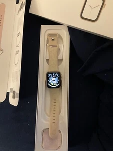 Apple Watch Series 4 - Picture 1 of 8