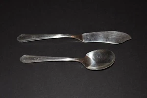 Oneida Silver Plate Paramount 1933 Sugar Spoon & Butter Knife - Picture 1 of 3