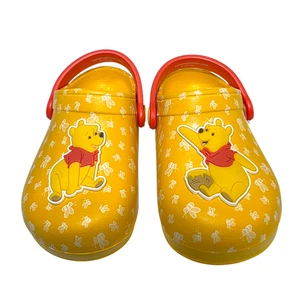 Disney Winnie Puuh Clogs Kleinkind Größe 5 & 6 gelb leicht an- und auszuziehen drehbarer Riemen - Bild 1 von 7