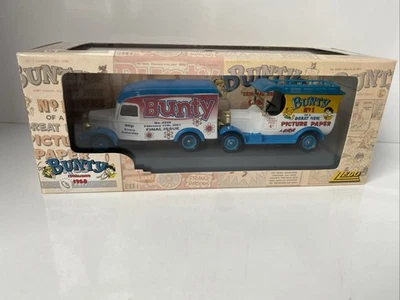 Lledo Bunty BU1002 1958 Set Girls Magazine Nostalgia Boxed Toy Vehicle - Image 1 of 4