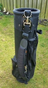 Bolsa de golf Mitsushiba, negra, división de 6 vías, algunos rasguños y deshilachamientos inevitables. - Imagen 1 de 16
