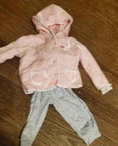 Neu mit Etikett Baby Mädchen 3-teiliges Outfit Größe 6-9 Monate - Bild 1 von 2