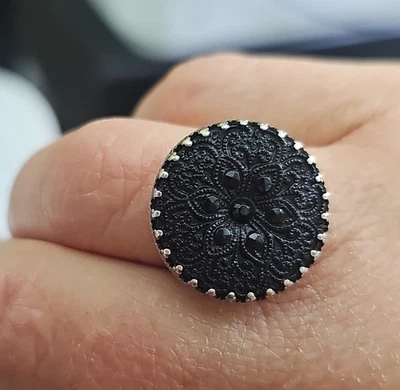 Vintage Sterling Silver 925 Black Lucite Round Pressed Flower  Ring - Image 1 of 4