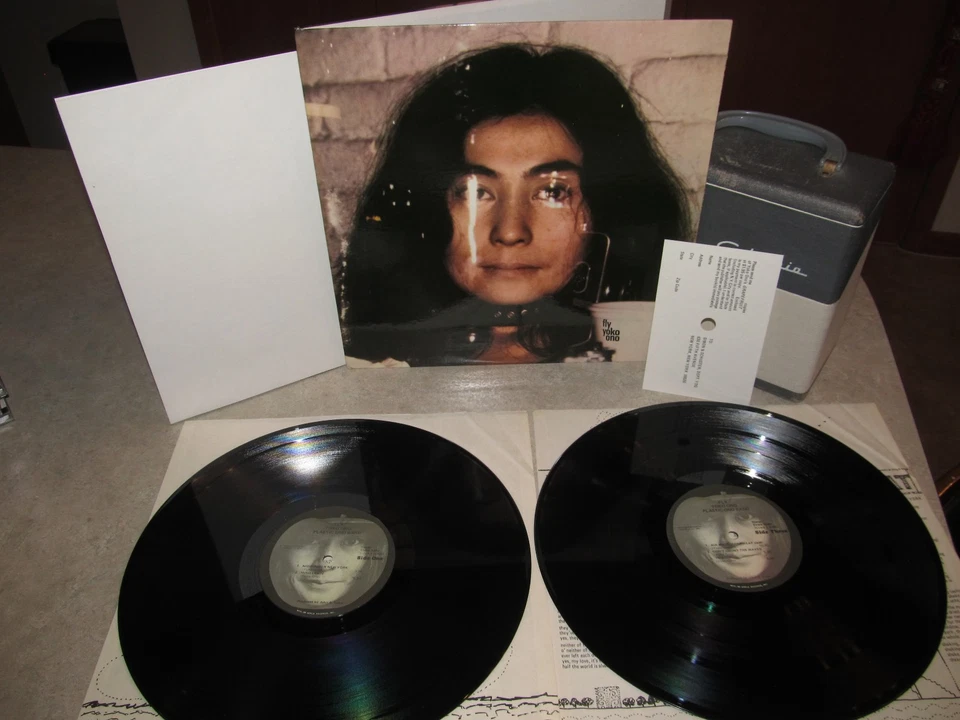 YOKO ONO Fly LP Apple 1971 Jacksonville SVBB 3380 w/inners poster postcard NM! - Imagem 1 de 4