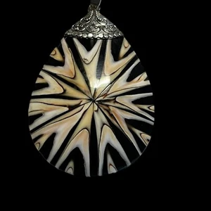 XL MERAV Indonesia Polished Starburst Shell Pendant w 925 Sterling Silver Bail - Picture 1 of 6