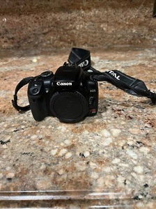 Canon EOS Rebel XTi DS126151 10.1MP DSLR Digital Camera Body For PARTS or REPAIR - Picture 1 of 4
