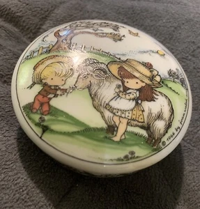Vintage 1966 Ebeling And Reuss By Joan Walsh Anglund Trinket Box - Picture 1 of 4