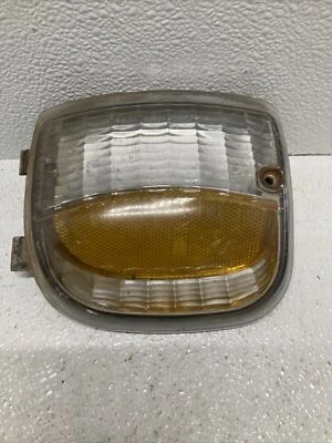1994-97 MAZDA B2300 PICK UP LEFT FENDER MOUNTED PARKLAMP - Image 1 of 2
