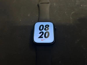 Apple Watch Nike Series 7 45mm Midnight Aluminum Case Black Wrist Band MKJL3LL/A - Zdjęcie 1 z 13