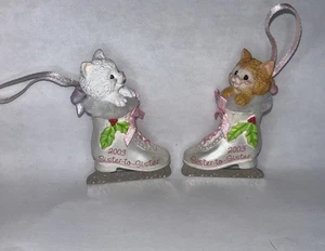Vintage AGC Carlton Karten Schwester zu Schwester Weihnachten Katze in Schlittschuhen Ornamente - Bild 1 von 5