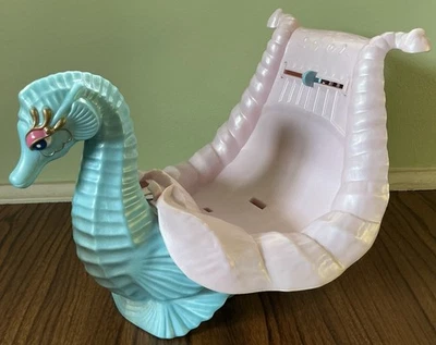 Vintage 1985 She-Ra Princess of Power Doll Figures SEA HARP pet / vehicle  - Image 1 of 4