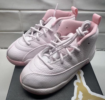 NUEVO Nike Air Jordan 12 Retro Taxi 2025 Rosa Perla Niño Pequeño Talla 10C NUEVO EN CAJA Envío GRATIS Foto 1 de 4