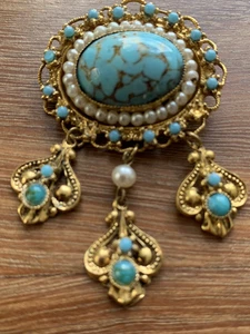 Vintage Gold Plated  filigree pearl  & faux glass turquoise cabochon brooch - Picture 1 of 3