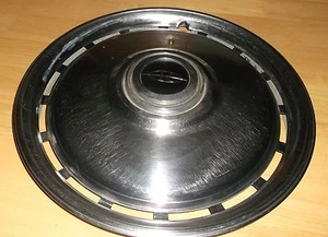 SET OF (4)  1979-83 BUICK RIVIERA 15" HUBCAP - NOS  OEM - Picture 1 of 8