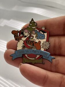 Disney Tigger & Eeyore Pooh's Very Merry Holiday  Christmas Pin Limited Edition