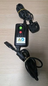 Fuente de alimentación protectora contra sobretensiones original Xbox - Cable Reino Unido X800924-100 - Usado - Imagen 1 de 4