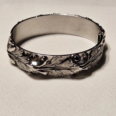 Brazalete Brazalete Bisagras Vintage Whiting & Davis Tono Plateado Diseño Hoja Aplicada Foto 1 de 4