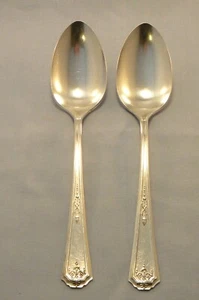 Lot of Two 1924 Queen Bess I Silverplate Table Serving Spoons Tudor Plate Oneida - Picture 1 of 7
