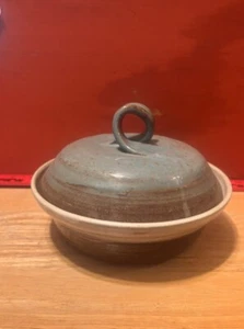 Vintage handgeworfene Keramik, bedeckt Griff braun Servierschale Kasserolle signiert - Bild 1 von 17