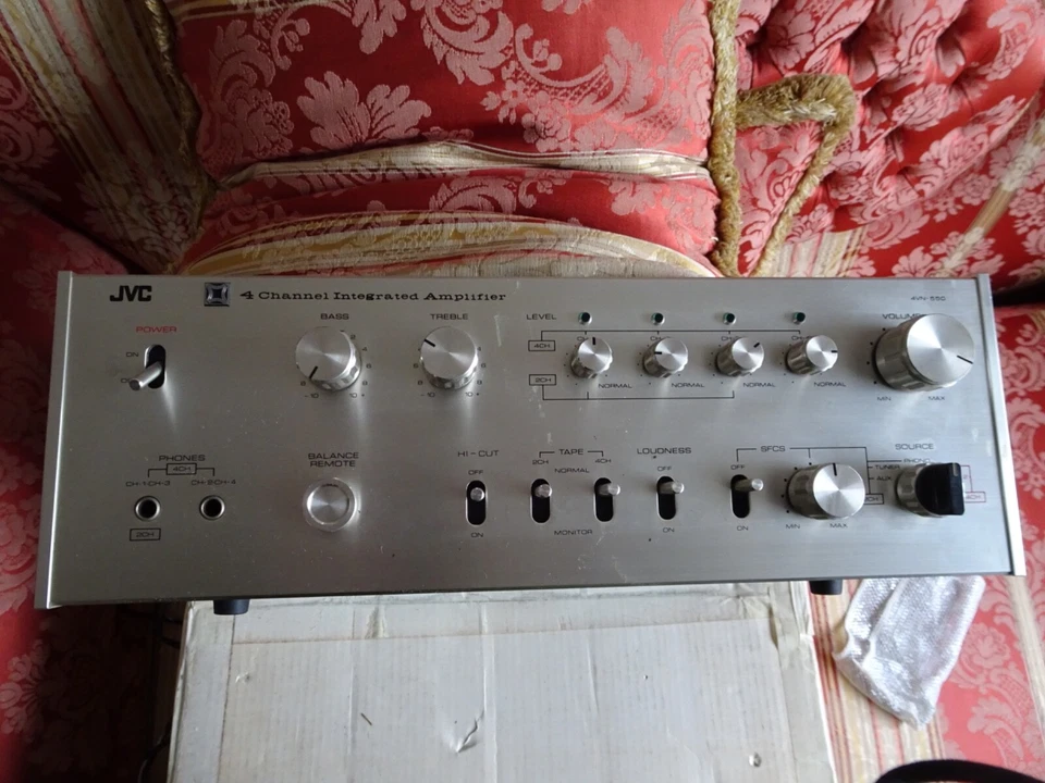 Amplificatore  Quadrifonico Integrato JVC 4VN-550. Vintage in Perfetto stato. - Immagine 1 di 4