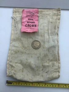 Vintage uncirculated Charles and Di 1981 Royal Wedding Crown Coin Early Issue - Picture 1 of 6