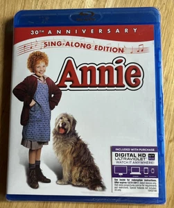 Annie (1982) (Blu-ray Disc 2012) Albert Finney, Carol Burnett, 30th Anniversary - Foto 1 di 2