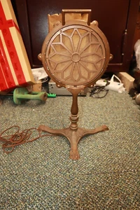 Antique Vintage Tube Radio Cone Style Speaker on Stand w/ Ornate Claw Feet - Picture 1 of 24