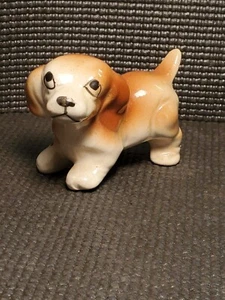 Statuina da collezione VINTAGE cucciolo/cane dipinto a mano marrone e bianco!!️ - Foto 1 di 9