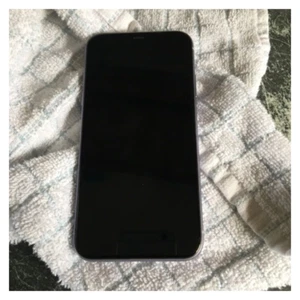 Apple iPhone 11 - 64GB/128GB, Como Nuevo, Desbloqueado - Envío Gratis - Imagen 1 de 6
