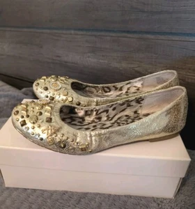 Women's Kathy Van Zeeland Gold Ballet Flats Embellished Size 7.5M EUC - Picture 1 of 7
