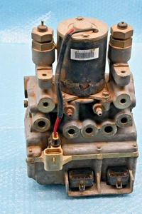 ✅ 1993 1994 1995 GMC Jimmy CHEVY Blazer ABS Pump Module Anti Lock Brake Pump OEM - Picture 1 of 10