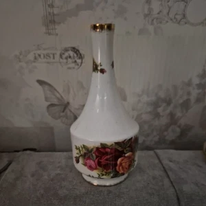 Royal Albert Fine Bone China Posy Vase Old Country Roses Pattern Excellent Peice - Picture 1 of 5