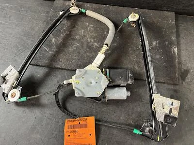 04-09 XLR FRONT PASSENGER RH DOOR WINDOW GLASS REGULATOR W/ MOTOR ID 992128105 - Image 1 of 4