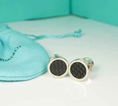 Gemelos Tiffany & Co. Paloma Picasso negros de fibra de carbono texturizados a cuadros  Foto 1 de 4