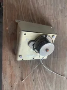 BENDIX/KING KM 275 AUTOPILOT SERVO P/N 065-0030-00, and Mt Plate 047-3540-02 - Foto 1 di 4