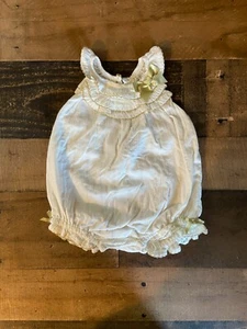Tahari Baby Romper Girl Sleeveless White Gold Bows Ruffles Size 6-9 Months NWT - Picture 1 of 2