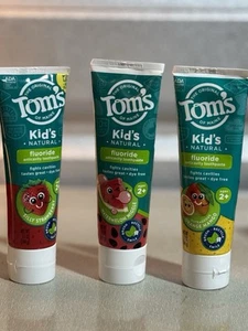 TOM’S KIDS NATURAL FLUORIDE ANTI CAVITY TOOTHPASTE 3 PACK, 5.1 Oz DYE FREE - Picture 1 of 2