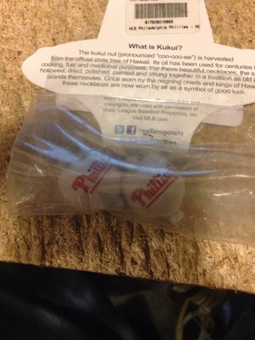 PHILADELPHIA PHILLIES-----KUKUI NUT--------DANGLE EARINGS Cover