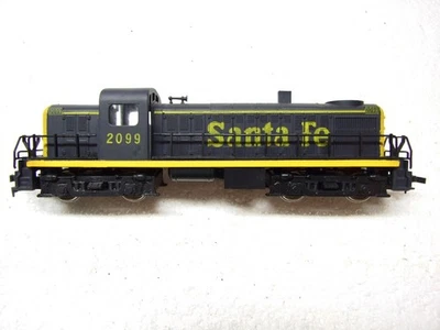 Locomotora diésel Santa Fe escala HO AHM RS-2 2099 Foto 1 de 4