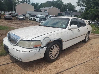 03 04 05 Pinza derecha Lincoln & Town Car Foto 1 de 4