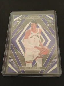2023-24 Panini Phoenix Victor Wembanyama - Rookie Blue Ice Paragon - Card #13 - Foto 1 di 2