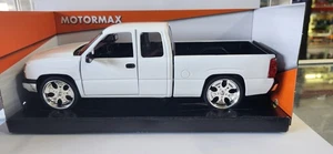 MOTORMAX 1/24 SCALE 2006 CHEVY SILVERADO 1500 W/ CUSTOM WHEELS, NEW WITH BOX - Picture 1 of 15