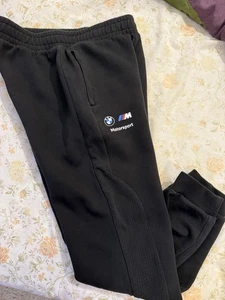 Pantalones deportivos Puma BMW Motorsport Essentials de vellón negros para hombre talla mediana - Imagen 1 de 6